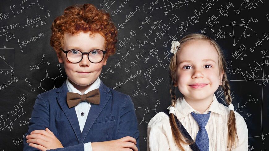 1つひとつ考えていくことで答えにたどり着いていきます（写真：MillaF／PIXTA）