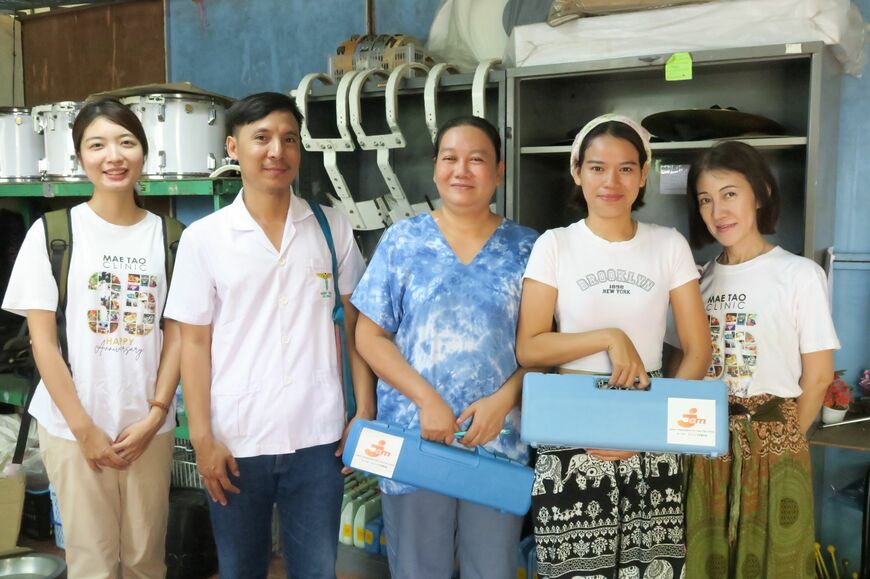 楽器の寄付を呼びかけるCDCとJAMのスタッフ（撮影：筆者）