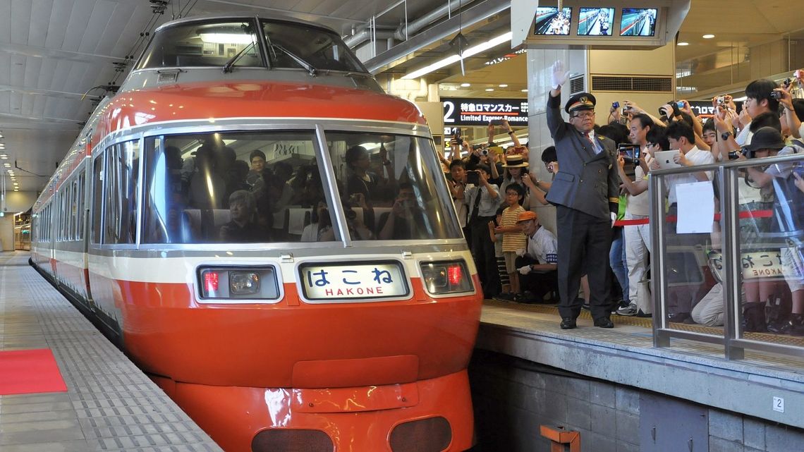 小田急ロマンスカー Lse 38年の豪快な疾走 特急 観光列車 東洋経済オンライン 経済ニュースの新基準