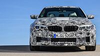 BMW｢M5｣､開発中の次期型に乗ってみた 4WD⇔FR切り替えも可能なスーパーセダン