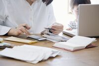 非正規の母が悲鳴上げる｢助成金問題｣の理不尽 ｢企業単位でのみ申請可能｣が引き起こす大問題