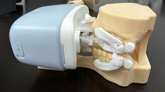 くわえるだけで歯を磨けるロボット歯ブラシ登場