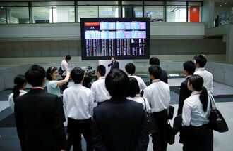 日経平均は小反発､押し目買いで下げ渋る　