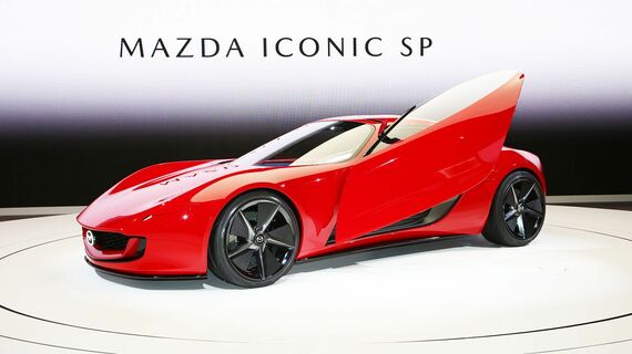 ジャパンモビリティショー2023でマツダが発表したコンパクトスポーツカー・コンセプト「ICONIC SP」