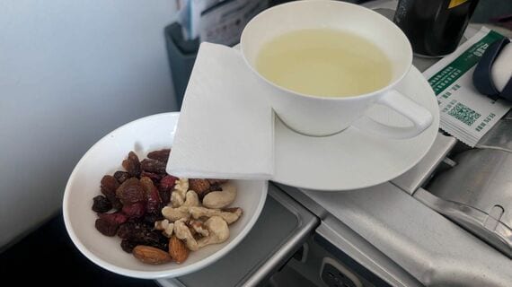 永遠に継がれ続けたナッツとお茶