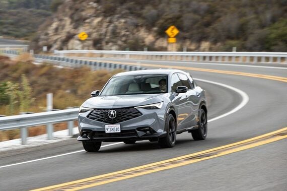 アップダウンとコーナーが連続する山道でもアキュラADXは軽快な走りを見せた