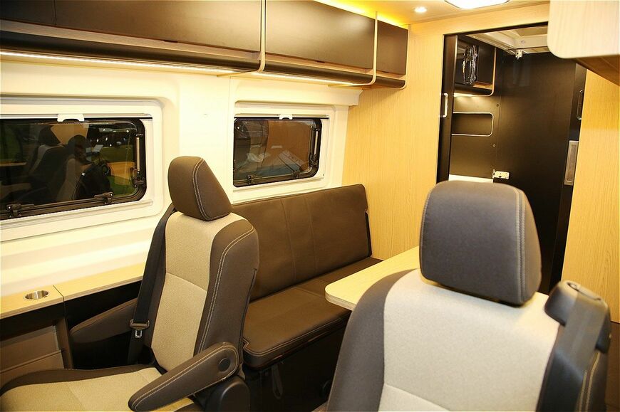 ホワイトハウスキャンパー「トリノ」（筆者撮影）