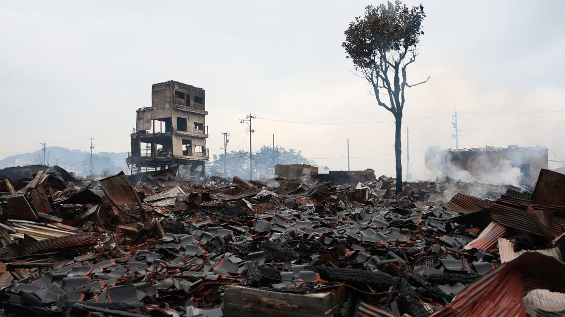火災で焼け野原となった「朝市通り」