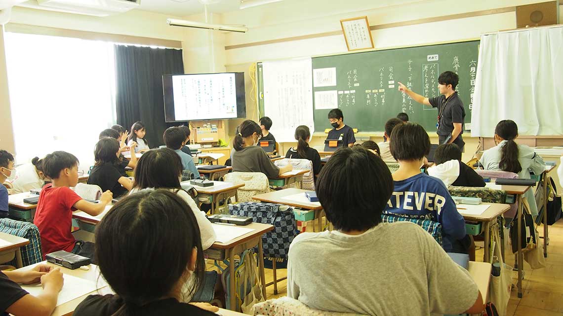 6年2組の担任・磯望氏による国語の研究授業（写真：東洋経済撮影）