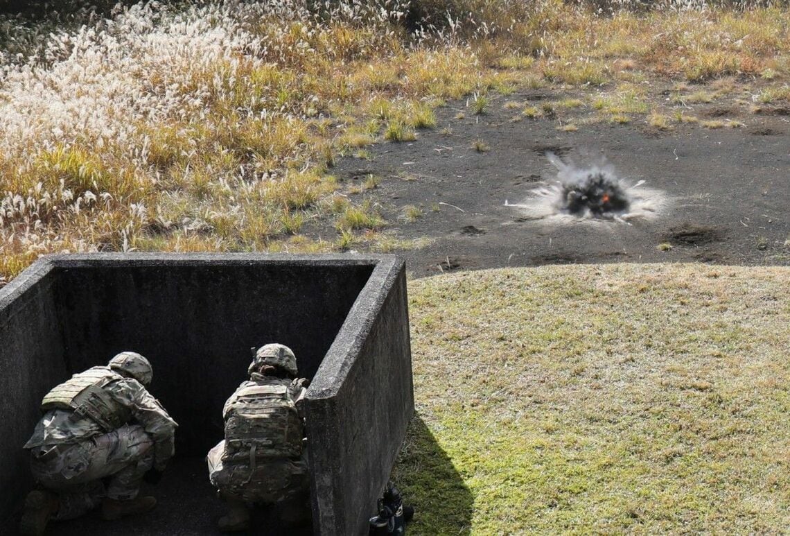 2022年のキャンプ時における米陸軍の手榴弾投てき訓練の様子（写真：Sean Kimmons)