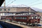 下今市駅に到着するとSL列車用の客車が待機していた