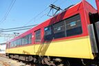 8000系は2つドアの車両