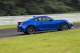 一部改良モデルのトヨタ「GR86」およびSUBARU「BRZ」のサーキット試乗会の様子（写真：三木宏章）