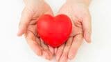 ハートを差し出す手