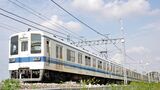 野田線（東武アーバンパークライン）を走る8000系（記者撮影）