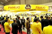 ファナックにのしかかる、iPhone依存のツケ ロボドリルが急失速