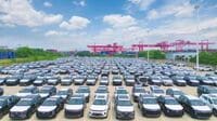 中国自動車各社､今年も強気の販売目標掲げ火花