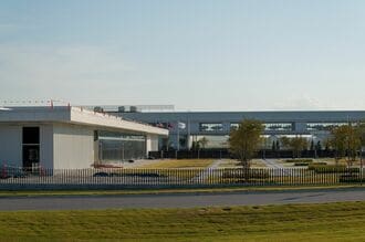 現代の米国工場で強制捜査､拘束者に日本人3人