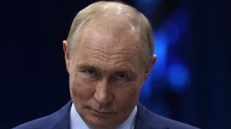 プーチンを好戦的にしてしまった者たちの正体