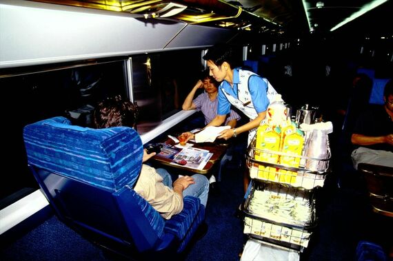 KTT 運行開始直後 車内サービス