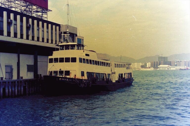 25年で激変した｢香港｣中国返還前の乗り物の姿 地下鉄は発展途上､2階