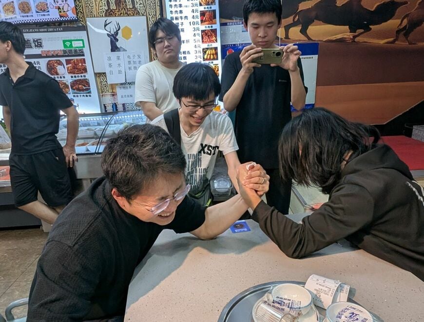 腕相撲