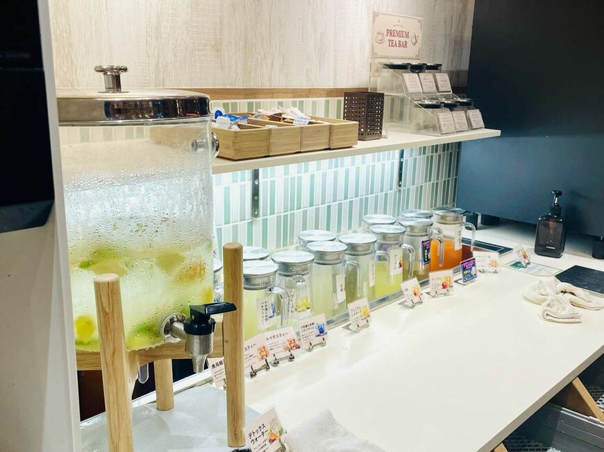 ドリンクバーはこんな感じ。バタフライピーなど種類も豊富