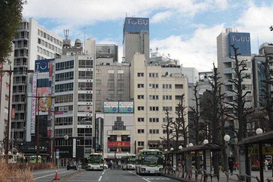 池袋駅西口バスターミナル
