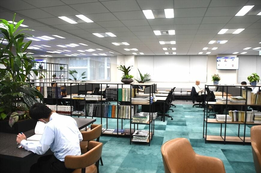 6階のライブラリ（記者撮影）