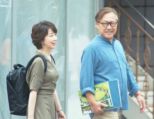 伊藤蘭（左）と石橋凌はマッチングアプリで出会うシニアカップルの組み合わせ（写真：©2022 Amazon Content Services LLC All Right Reserved）