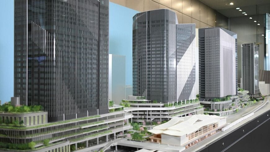 高輪ゲートウェイ駅周辺開発の建築模型（記者撮影）