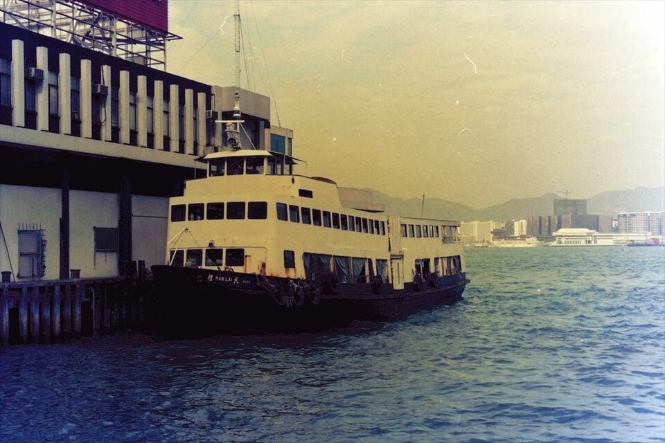 25年で激変した｢香港｣中国返還前の乗り物の姿 地下鉄は発展途上､2階