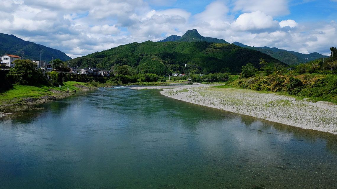 高知県越知町 植物博士牧野富太郎が愛した横倉山と清流仁淀川