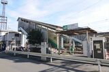 鶴見線の浜川崎駅。南武線との乗り換えは、いったん改札を出なければならない（筆者撮影）