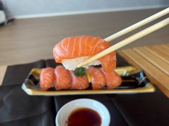 トライアル 生サーモン握り