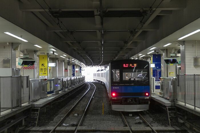 柏駅はスイッチバック構造。写真右側が大宮方面、