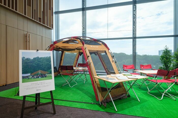 テントを設置した展示ブース