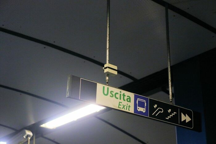 ビーコンは利用客の動線に合わせて設置されている