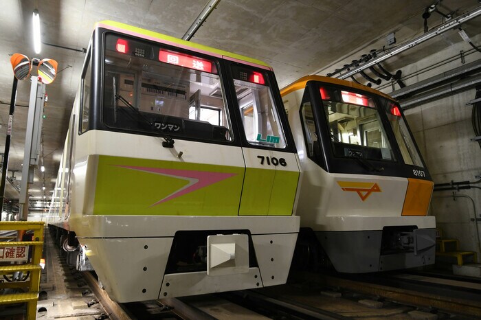 鶴見緑地北車庫で並んだ70系と80系。似たような