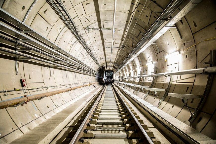 エリザベス線のトンネル内（写真： (c) Transport for London）