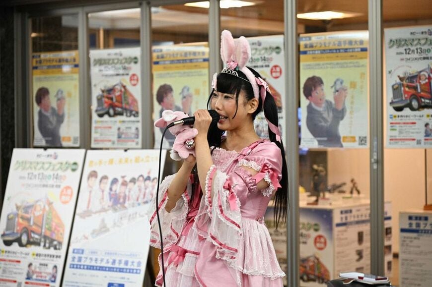 静岡駅地下街、お茶屋前の広場で静岡市公認のストリートライブを定期的に行っている（写真：松原大輔）
