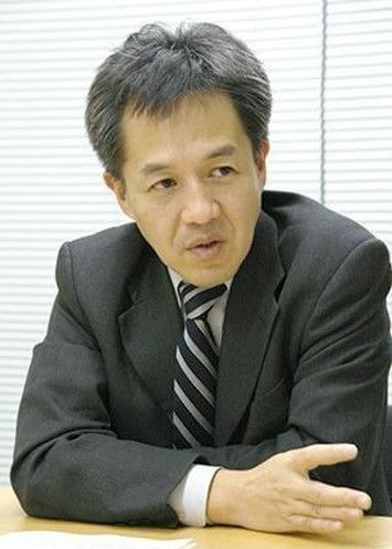 勝村久司（かつむら・ひさし）／全国薬害被害者団体連絡協議会副代表世話人。1961年生まれ。京都教育大学卒業。大阪府の府立高校教員。1990年、陣痛促進剤による被害で長女を失い、医療事故や薬害などの市民運動に取り組む。厚生労働省の「医療安全対策検討ワーキンググループ」や「中央社会保険医療協議会」、日本医療機能評価機構の産科医療補償制度再発防止委員会などの委員を歴任