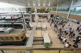 開業を翌日に控えた新・広島駅停留場。車両がずらりと並んでいた（撮影：伊原薫）