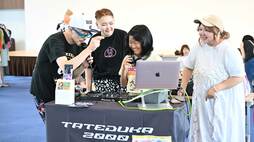 ｢子どもたちが踊りまくるDJ夫婦｣がスゴすぎる　DJの力で｢人見知りも克服できる｣新しい授業の形