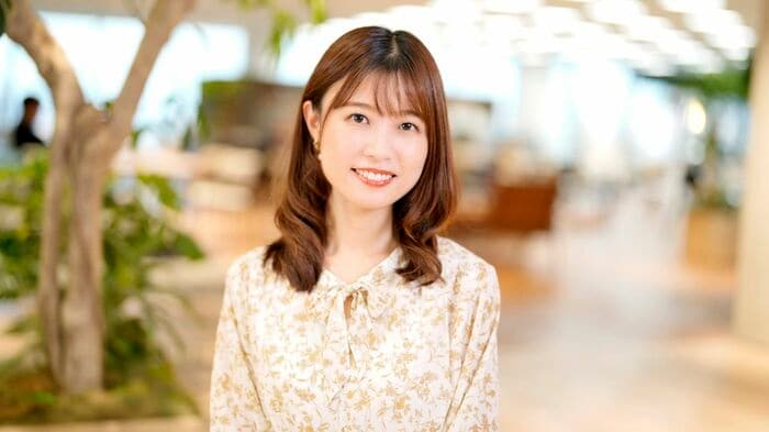 インタビュー時の西澤由夏アナ