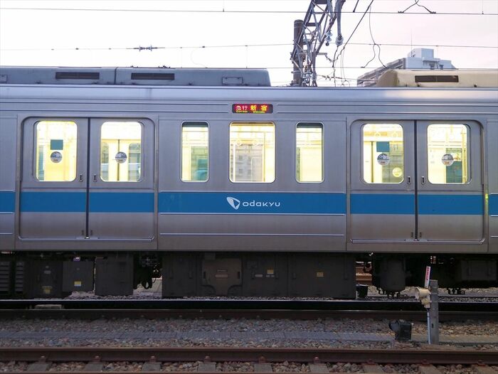 窓の寸法は立客の視界に配慮して