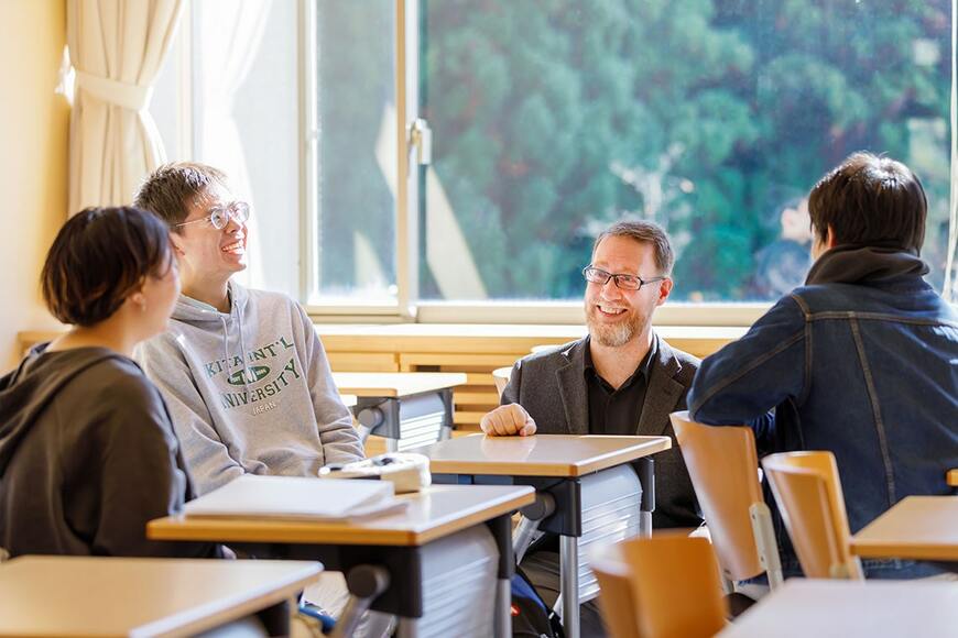 国際教養大学では、6割が外国籍の教員