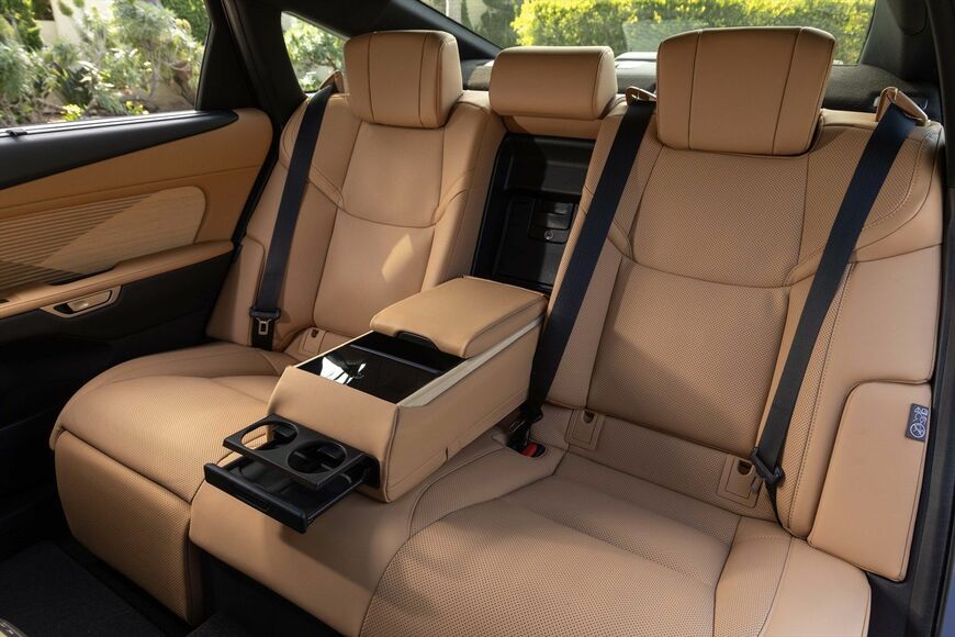 レクサス ES350e Luxury Executive（写真：LEXUS）