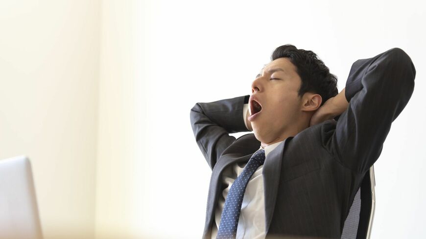 「やる気がでない」「うまくいかない」モチベーションに左右されない思考とは……？（写真：Blue flash／PIXTA）この記事の画像を見る(◯枚)