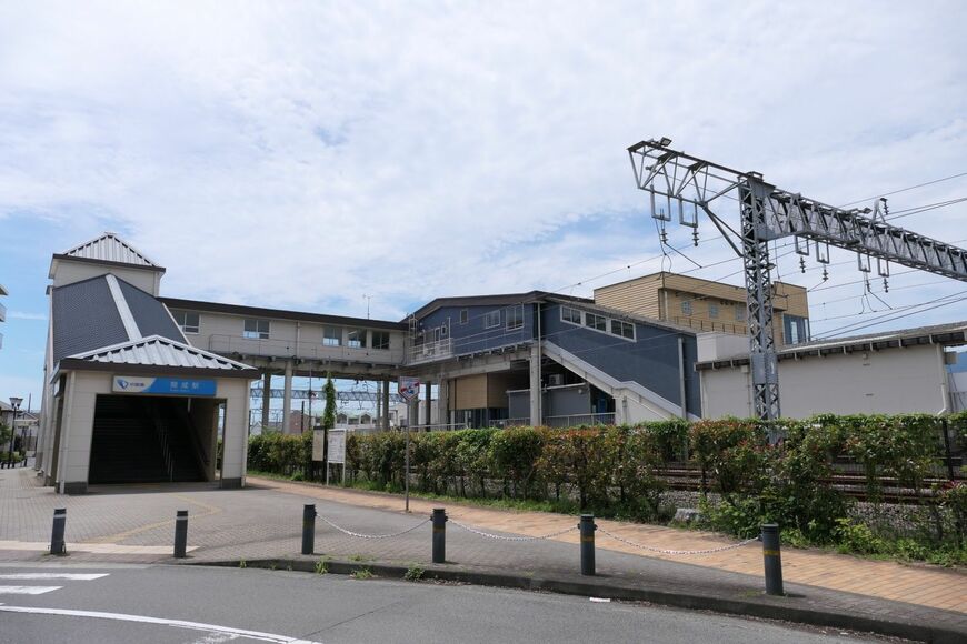 開成駅の東口（記者撮影）